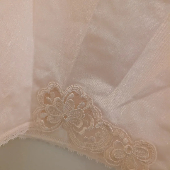 Vintage Pink Half Slip with Lace Trim French Maid Size M - Picture 4 of 6